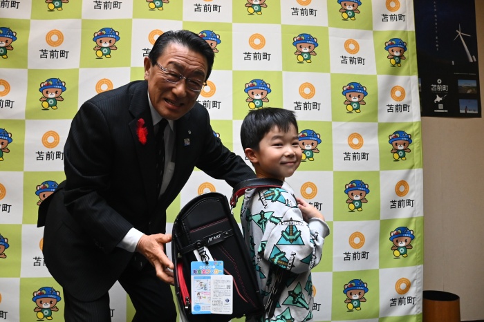 ランドセル贈呈